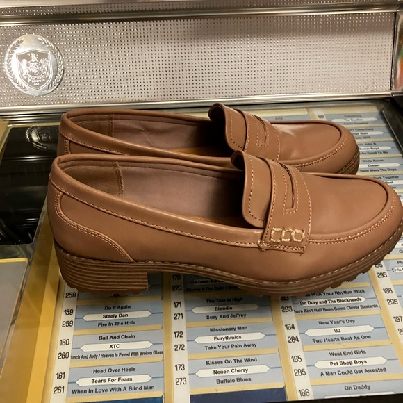 Time and Tru Memory Foam Loafers - Picture 3 of 5